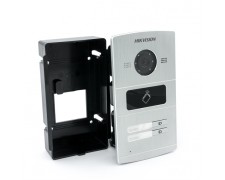 Video portero IP con cmara de 1MP de baja iluminacin. Lente angular de hasta 120. Incluye IR para visin nocturna. WDR. H.264.Carcaza de Aluminio. Apto para 2 residencias/oficinas. Resistente al ag